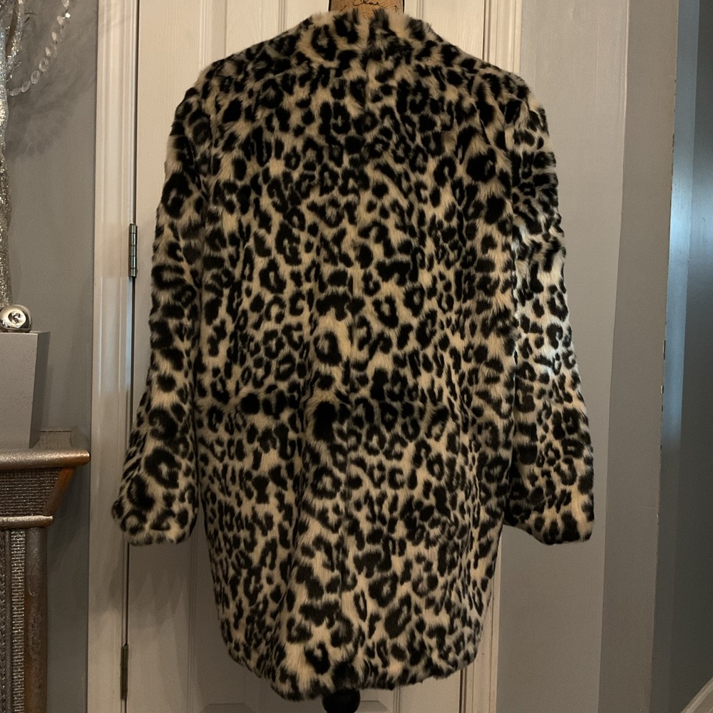 Old Navy Faux Fur Coat - Picture 3 of 4